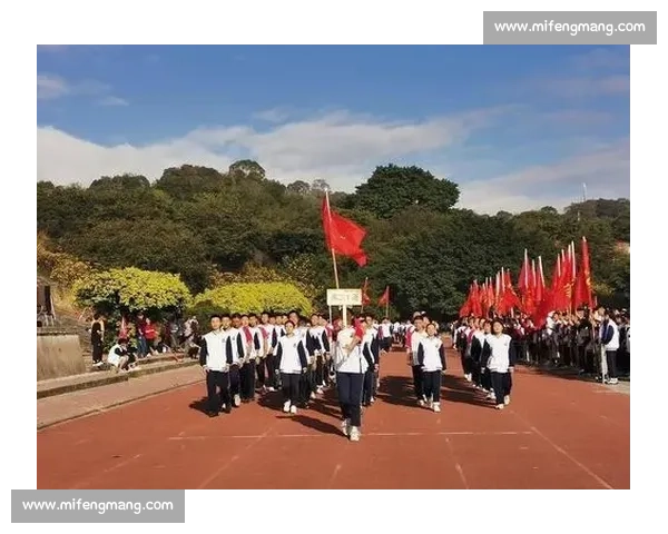 《激情绽放童心画世界 小学美画板比赛精彩纷呈展风采》 《激情绽放童心画世界 小学美画板比赛精彩纷呈展风采》